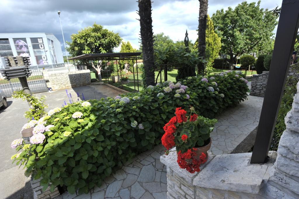 Apartmani Villa Otilija Porec Luaran gambar